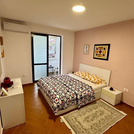 Skerdi'S Apartment - City Center Tirana Eksteriør billede